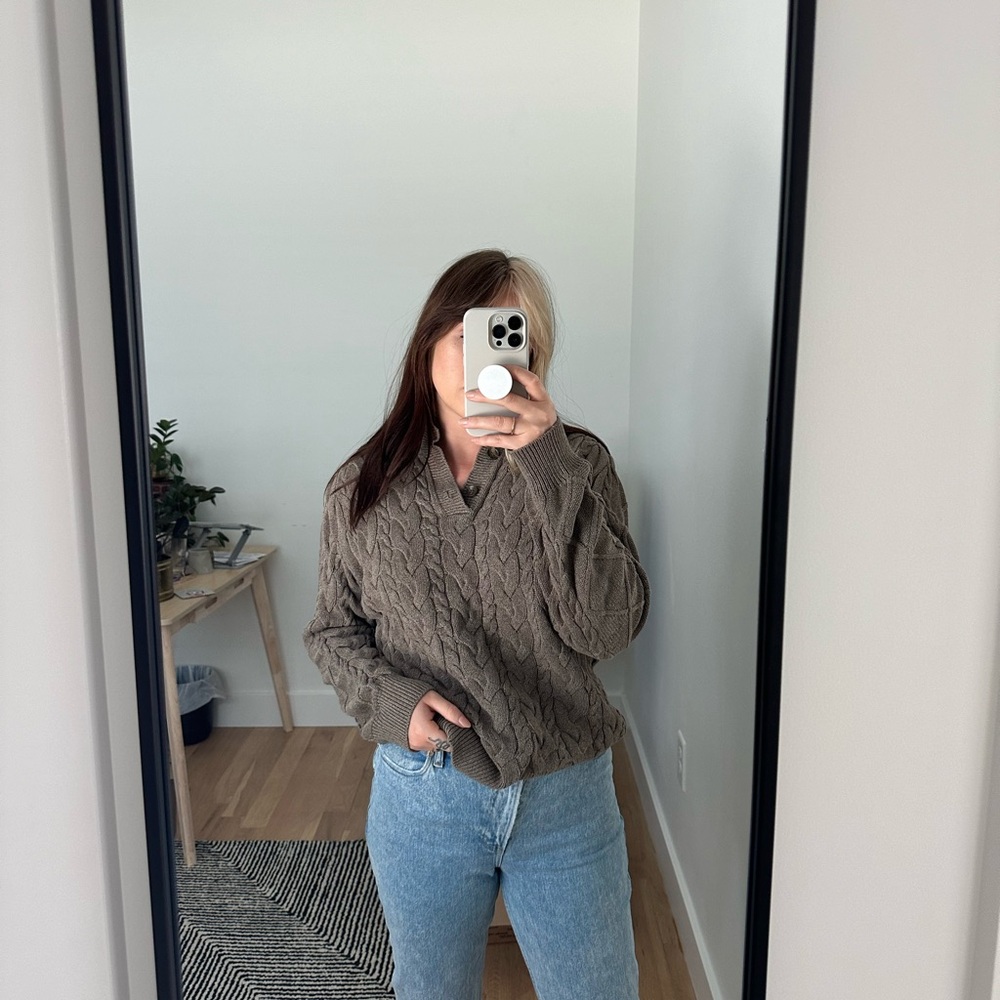 Vintage V-Neck Cable Knit Sweater - Brown